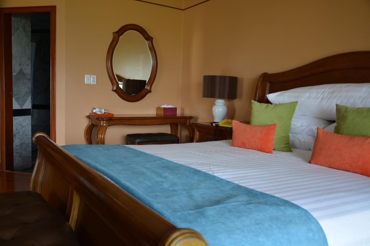 Sir James Resort Phayayen Bagian luar foto